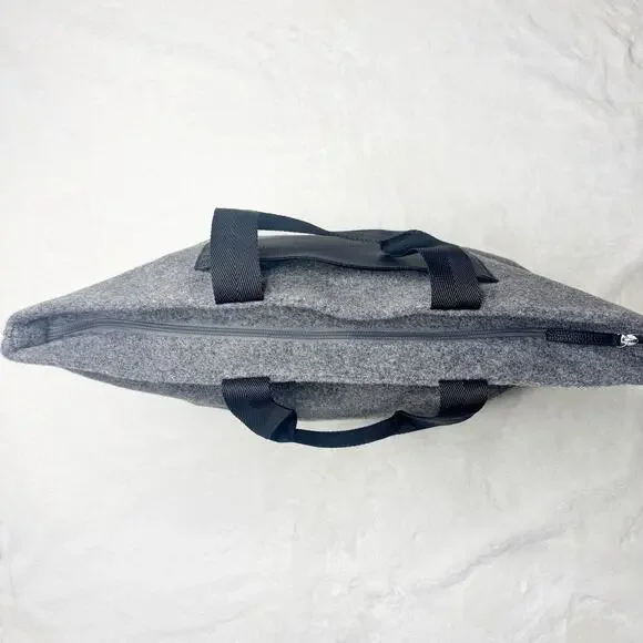 DSW Gray and Black Felt Zip Top Shoe Compartment Lightweight Travel Bag Tote - Picture 3 of 9